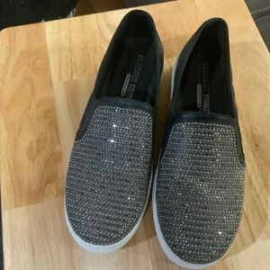 Sketchers size 8 memory foam bling comfort shoes